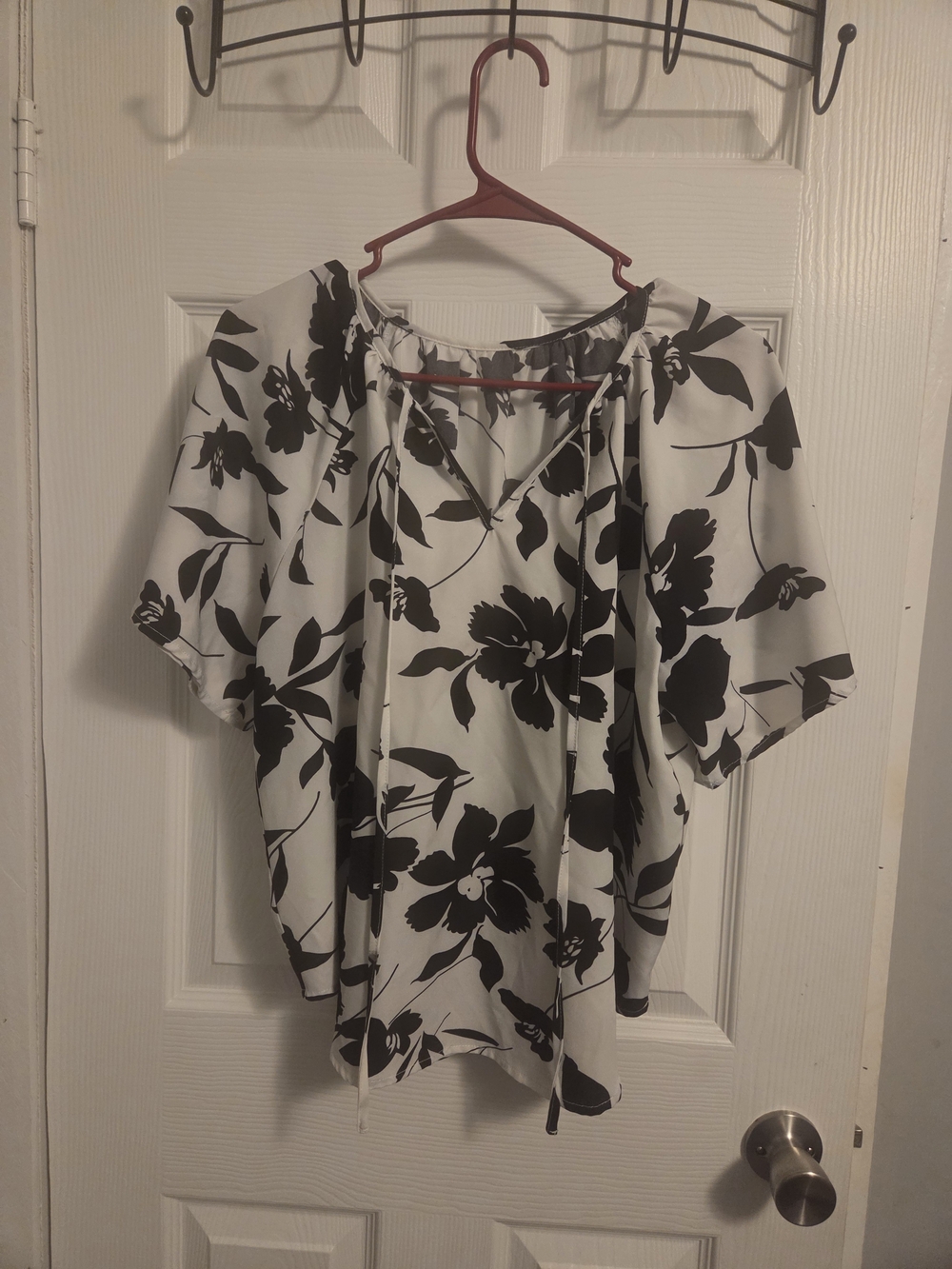 Women’s White Floral Tie-Neck Blouse